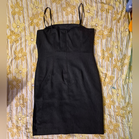 Elegant Black Spaghetti Strap Mini/Midi Dress - Picture 2 of 7